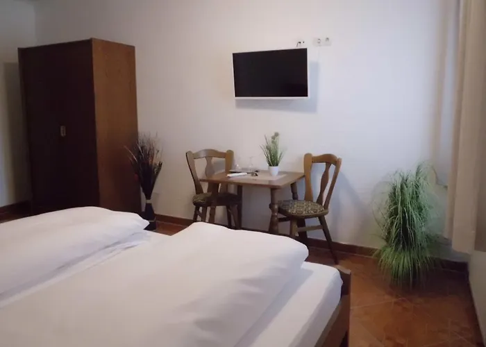 Hotel Restaurant Zur Pfanne 3*